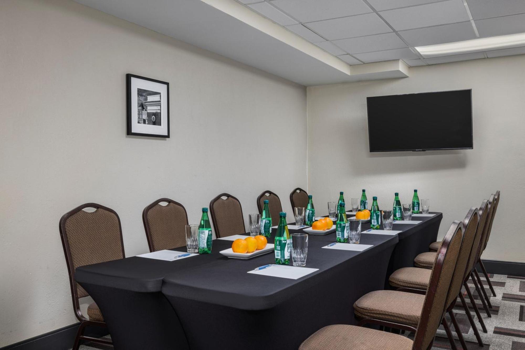 Four Points By Sheraton Greensboro Airport Extérieur photo