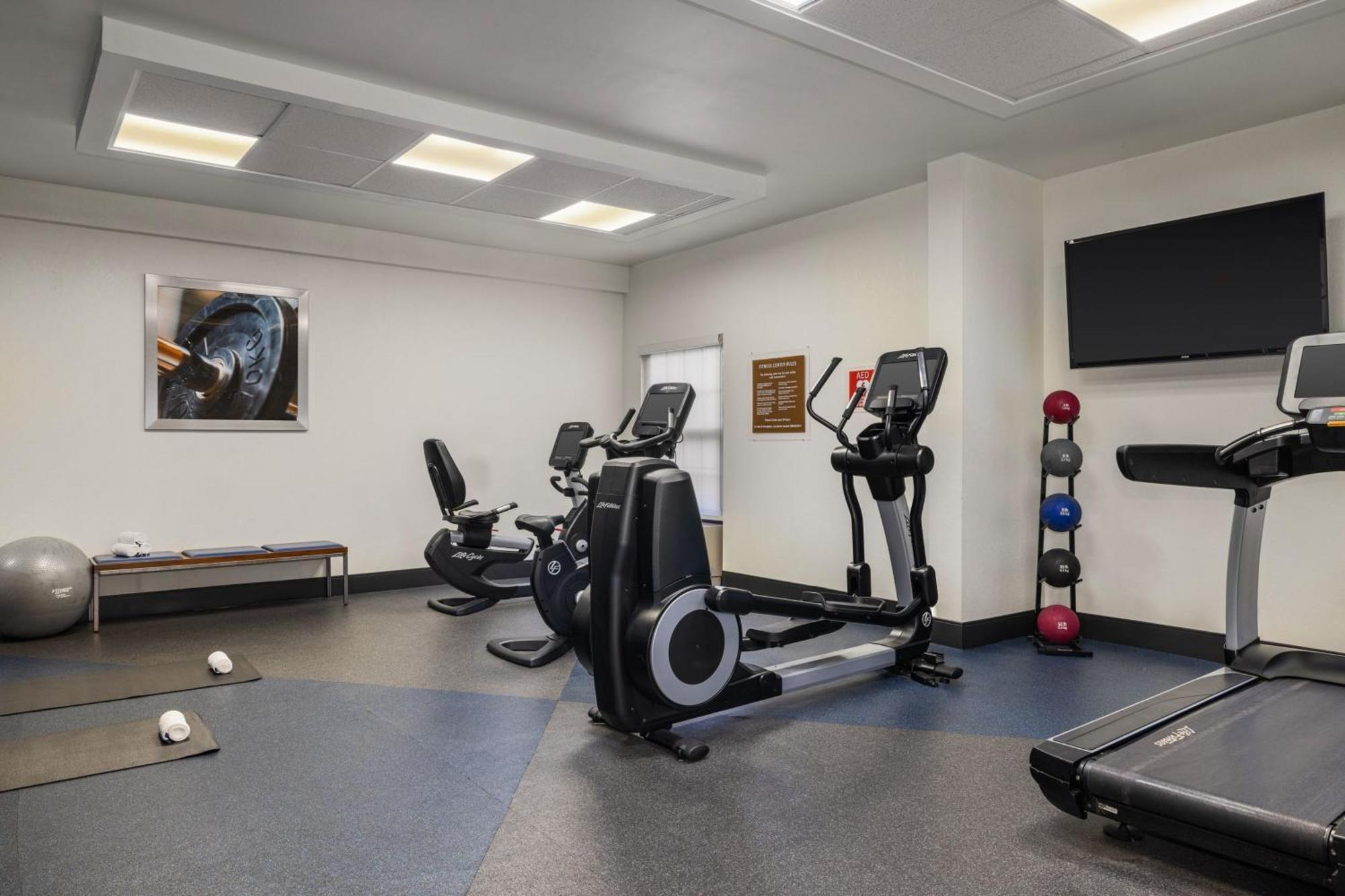 Four Points By Sheraton Greensboro Airport Extérieur photo