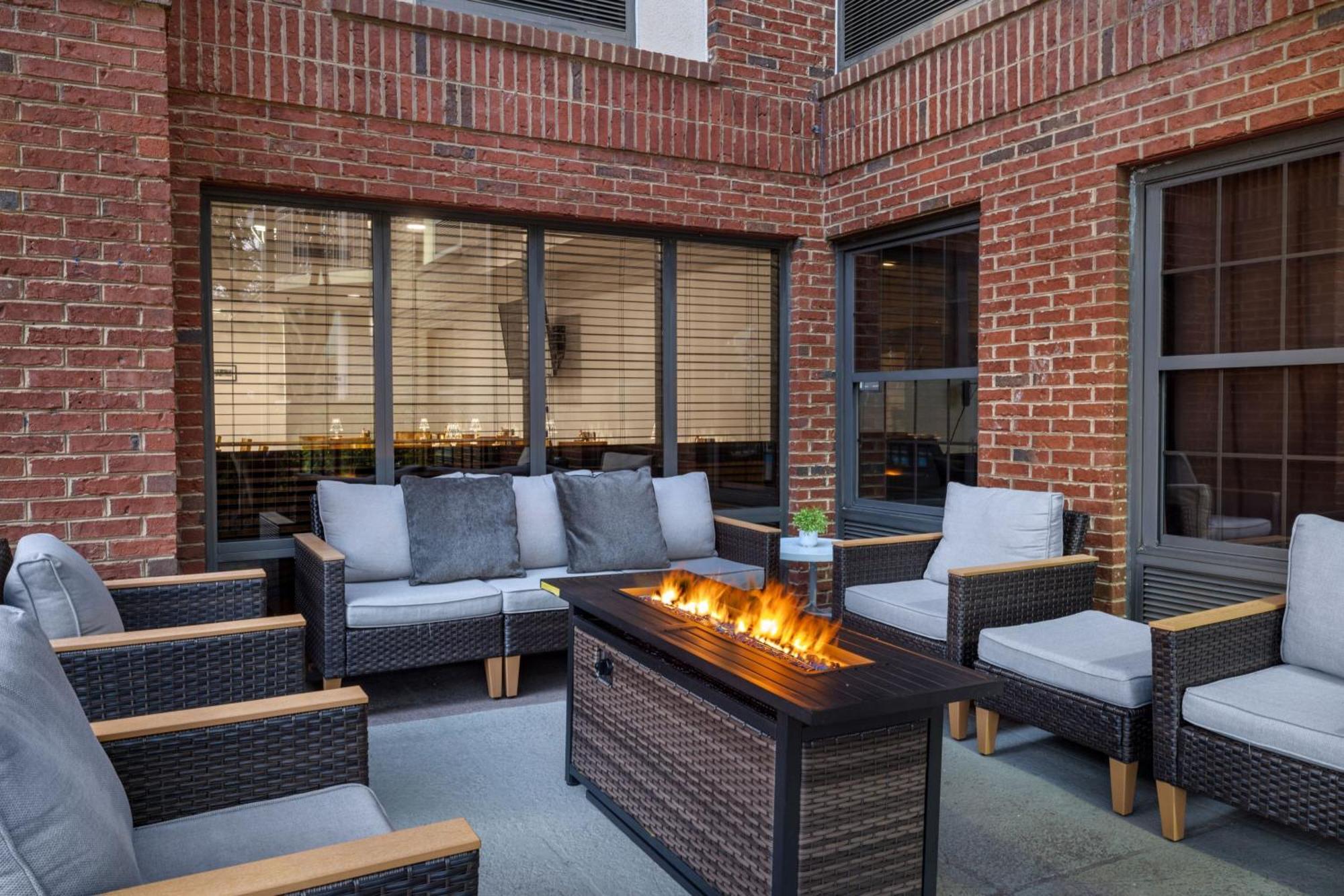 Four Points By Sheraton Greensboro Airport Extérieur photo