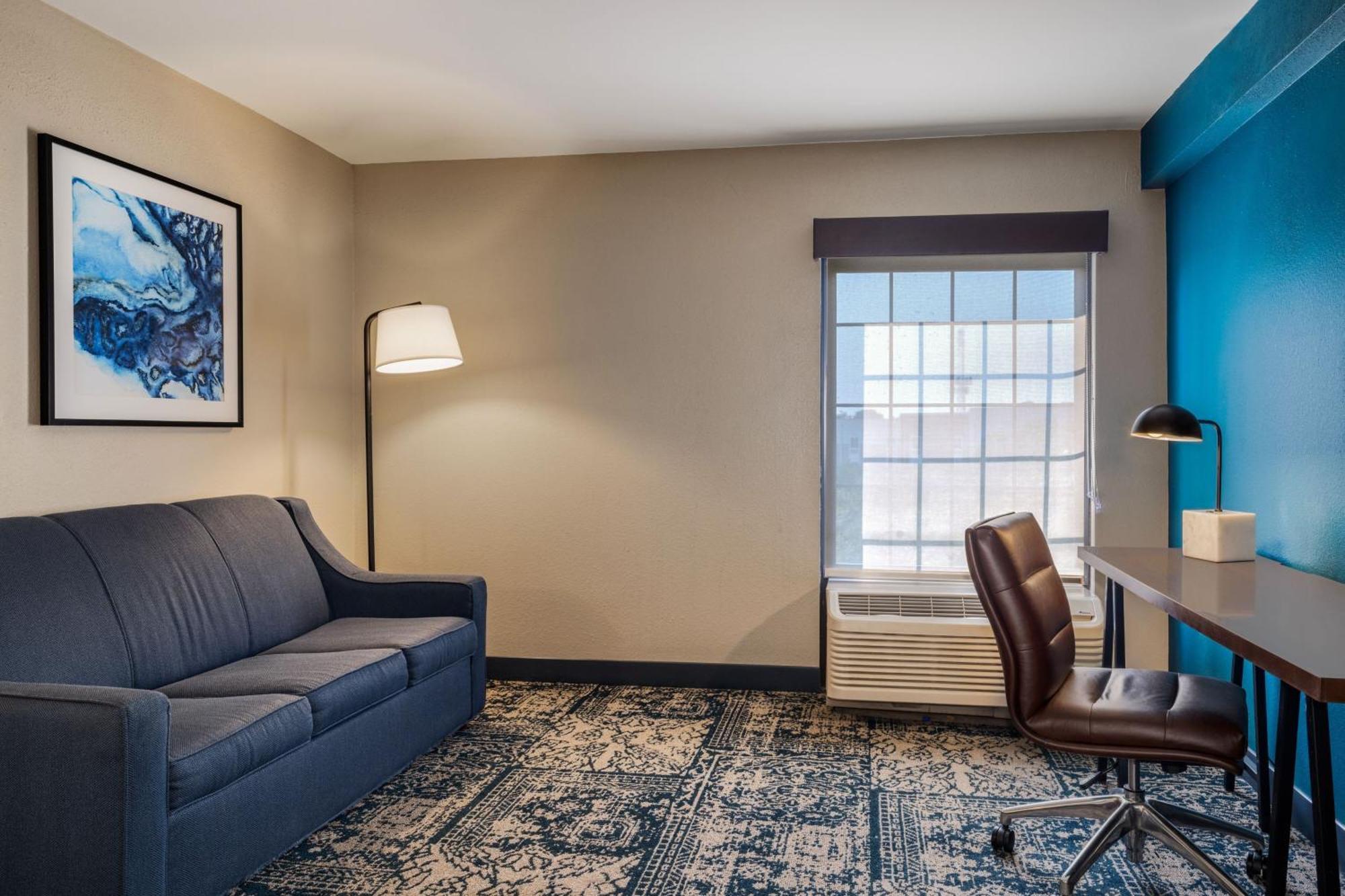 Four Points By Sheraton Greensboro Airport Extérieur photo