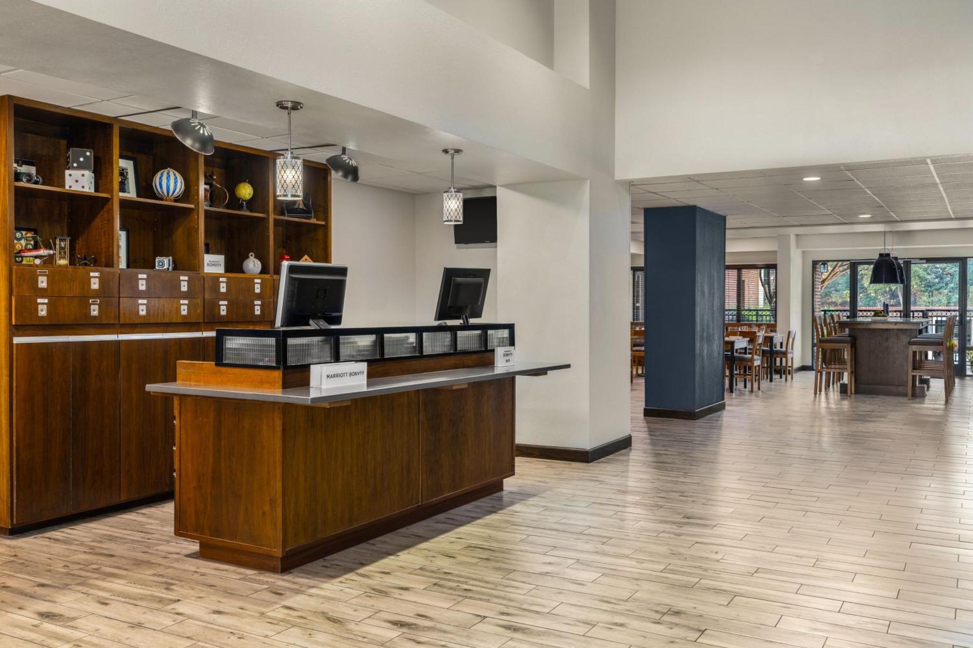 Four Points By Sheraton Greensboro Airport Extérieur photo